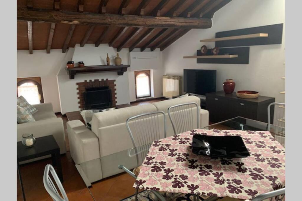 Daisy House: Nice Attic In The Historical Center Salò Exteriér fotografie